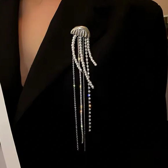 Jellyfish Silver Pearl Brooch - Picture 2 of 14